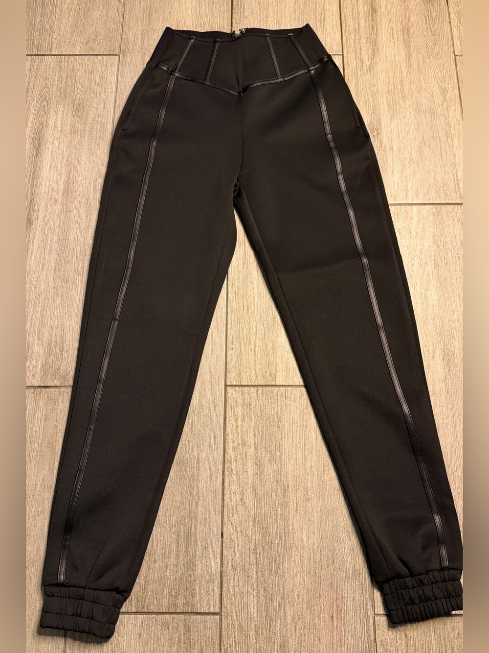 Manière De Voir Black Sculpted Panel Joggers XS UK4 US0